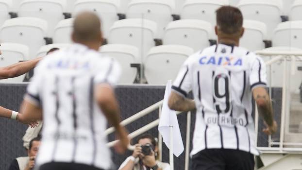 Para ter ataque titular em possível final da Libertadores, Corinthians terá que abrir o bolso