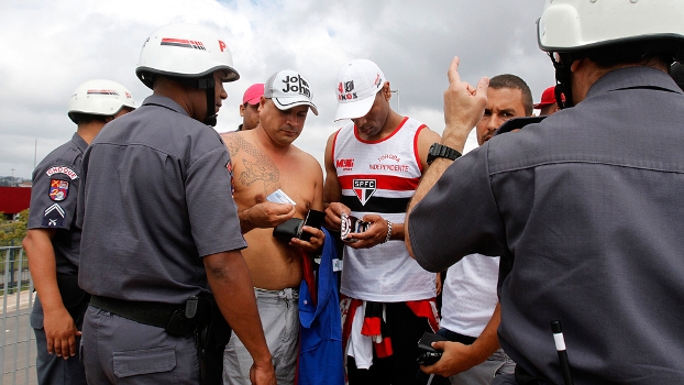 Torcida São Paulo Polícia Militar PM Clássico Corinthians Campeonato Brasileiro 21/09/2014 Torcida São Paulo Polícia Militar PM Clássico Corinthians Campeonato Brasileiro 21/09/2014