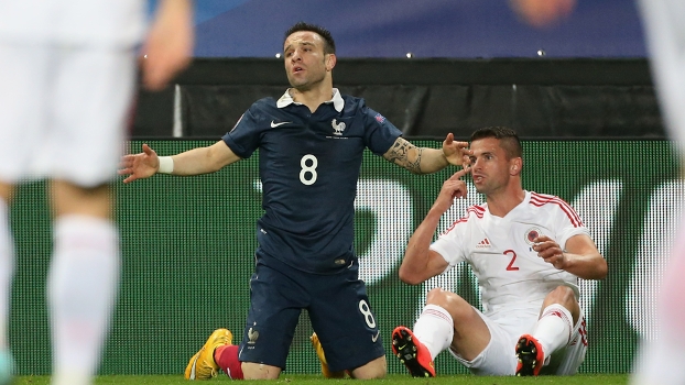 Valbuena gesticula durante o empate entre França e Albânia Valbuena gesticula durante o empate entre França e Albânia