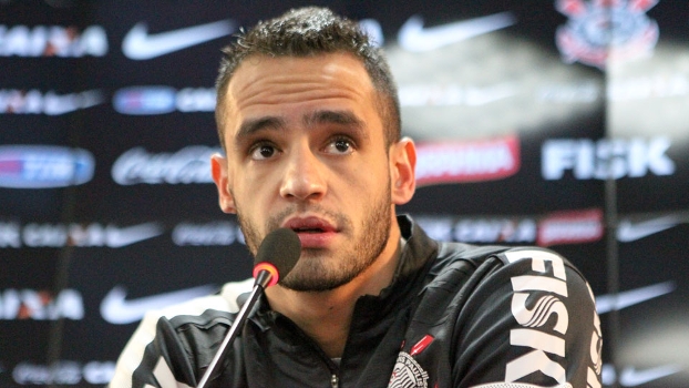 Renato Augusto faz coro a torcida: ingresso em Itaquera está 'salgado'