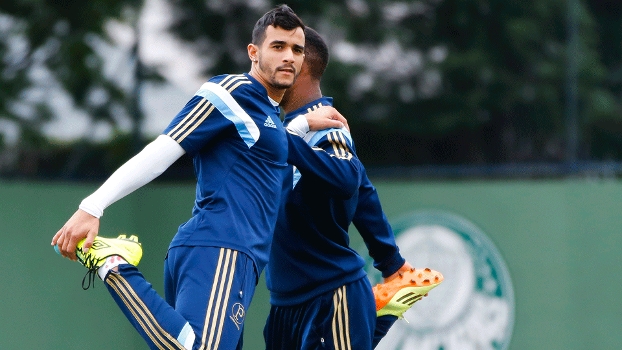 No Palmeiras, Henrique aposta tudo em Mouche e não vê língua como problema