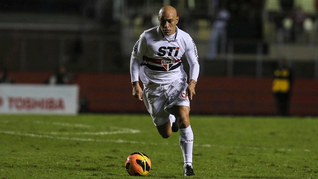 Lateral argentino também interessa ao Lanús e ao Argentinos Juniors Lateral argentino também interessa ao Lanús e ao Argentinos Juniors