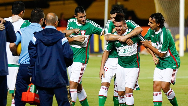 Interino prepara terreno para novo técnico e credita maior parte do mérito aos jogadores