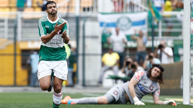 Henrique apareceu livre na área para vencer Cássio e dar vitória ao Palmeiras Henrique apareceu livre na área para vencer Cássio e dar vitória ao Palmeiras