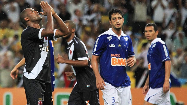 Vasco aumentou chances de não cair após vencer o campeão Cruzeiro