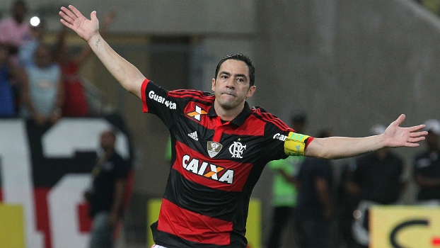 A TV, Chicão confirma sondagem, mas diz: 'Eu não jogaria no Palmeiras'