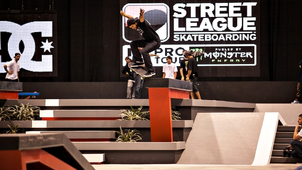 Paul Rodriguez, campeão da 3º etapa do Street League 2012. Switch crooked