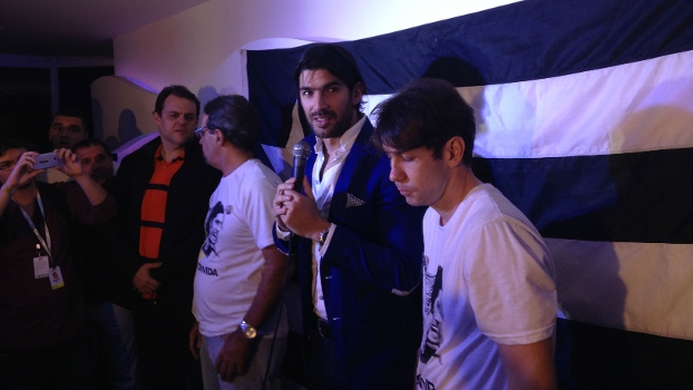 Loco Abreu conversou com imprensa durante evento em casa noturna Loco Abreu conversou com imprensa durante evento em casa noturna
