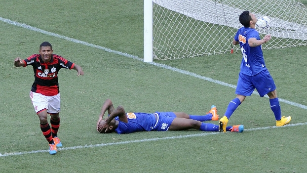 28ª RODADA - Flamengo 3 x 0 Cruzeiro - Em partida que deu tudo errado, Cruzeiro teve seu primeiro - e talvez único - fracasso retumbante na Série A