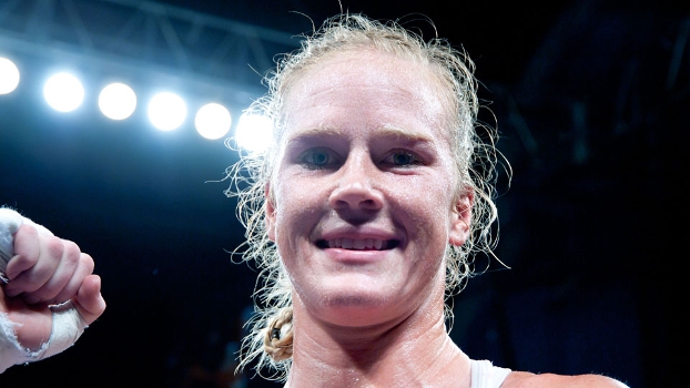 Holly Holm, a boxeadora número 1 do mundo, agora se dedicará apenas ao MMA Holly Holm, a boxeadora número 1 do mundo, agora se dedicará apenas ao MMA