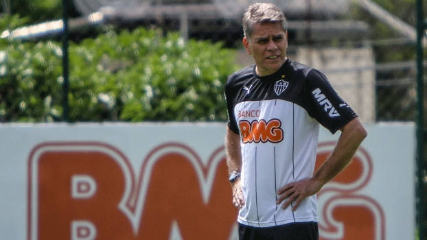 Paulo Autuori durante treino do Atlético-MG Paulo Autuori durante treino do Atlético-MG