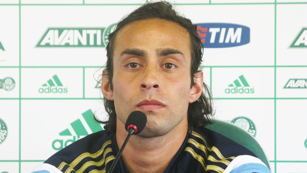 Na volta ao Palmeiras, Valdivia se compara a um alcoólatra em recuperação: 'Eu mudei'