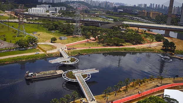 A ponte deve beneficiar a vida de cerca de 15 mil pessoas. A ponte deve beneficiar a vida de cerca de 15 mil pessoas.