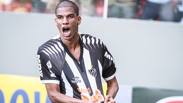 Leonardo Silva garantiu a vitÃ³ria do AtlÃ©tico-MG no Ãºltimo minuto: passe de Ronadinho