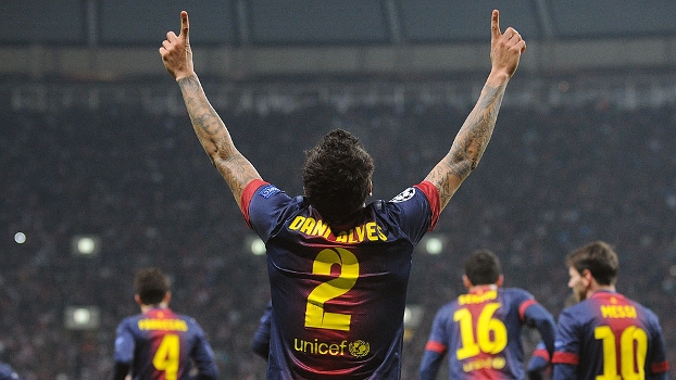 Daniel Alves comemora o primeiro gol do Barcelona contra o Spartak Daniel Alves comemora o primeiro gol do Barcelona contra o Spartak
