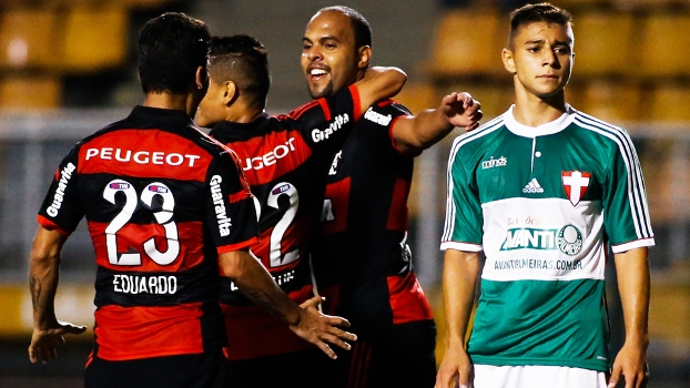 Nos últimos três jogos, Palmeiras levou gol na primeira finalização do adversário; veja