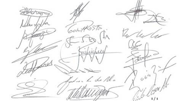 Jogadores assinaram o documento que pede um 'futebol melhor' Jogadores assinaram o documento que pede um 'futebol melhor'