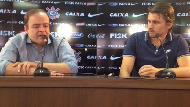 Diretor de futebol, Ronaldo Ximenes, e Paulo André na despedida do zagueiro do Corinthians Diretor de futebol, Ronaldo Ximenes, e Paulo André na despedida do zagueiro do Corinthians