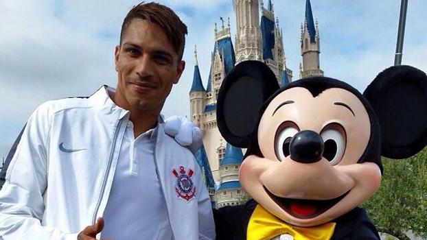 Tite alega 'hierarquia' para não se meter na renovação de Guerrero