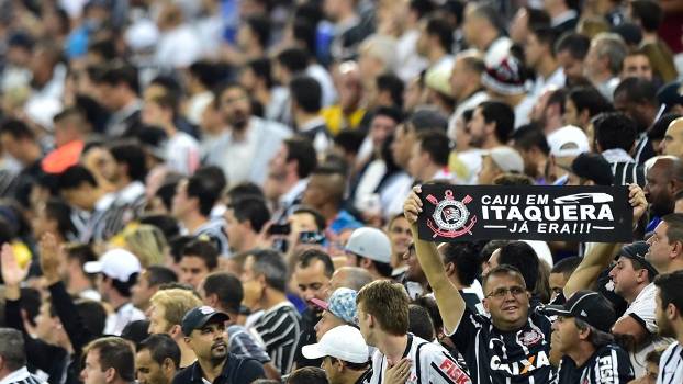 Torcedores do Corinthians durante o clássico na Arena Torcedores do Corinthians durante o clássico na Arena