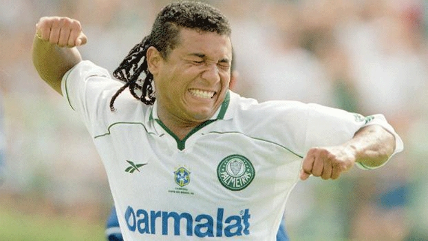 Palmeiras relançará a camisa branca tradicional, sem outras cores como nos últimos modelos Palmeiras relançará a camisa branca tradicional, sem outras cores como nos últimos modelos