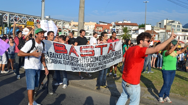 Protesto aconteceu pouco antes de México x Itália
