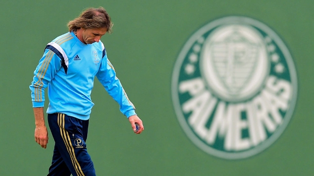 Palmeiras recebe o Coritiba para não se tornar centenário na lanterna