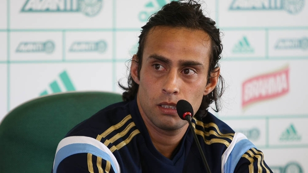 Valdivia joga no domingo pelo Palmeiras? 'Acho que iria mais atrapalhar do que ajudar...'