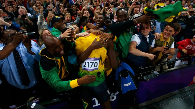 Bolt faz festa depois de conquistar o ouro