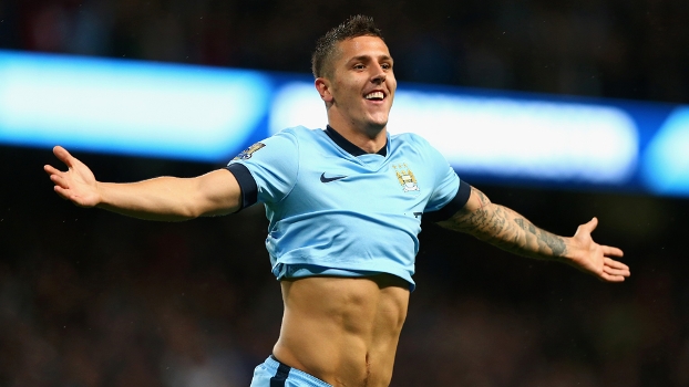 Opção, Jovetic desfalcou o Manchester City devido a uma lesão na coxa