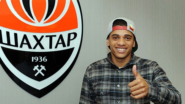 Taison é o novo reforço do Shakhtar Donetsk Taison é o novo reforço do Shakhtar Donetsk