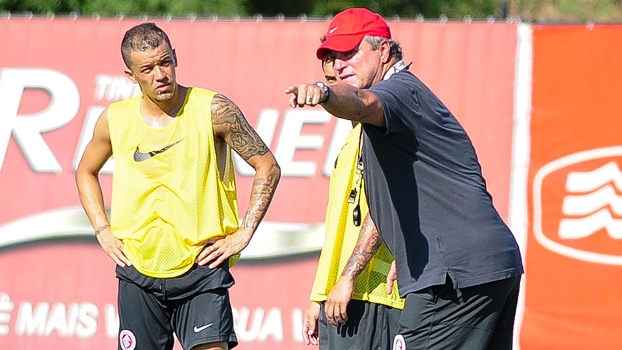 D'Alessandro deve voltar ao time do Internacional D'Alessandro deve voltar ao time do Internacional