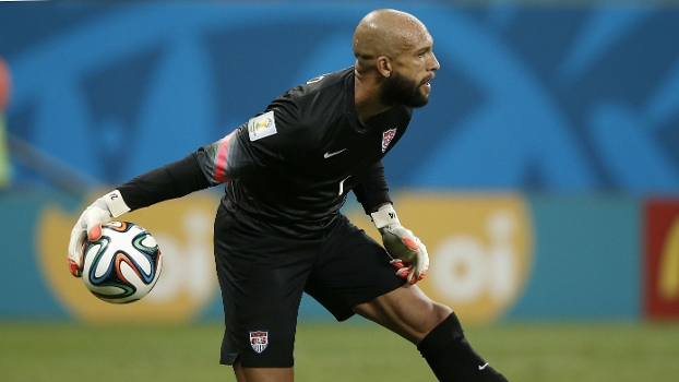 Americano Tim Howard fez 16 defesas contra a Argélia e estabeleceu novo recorde em Copas Americano Tim Howard fez 16 defesas contra a Argélia e estabeleceu novo recorde em Copas