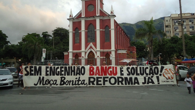 Torcedores do Bangu pedem a reforma do estádio de Moça Bonita após a interdição do Engenhão