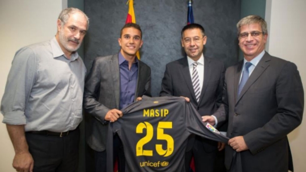 Masip com a camisa 25, entre Zubizarreta e Bartomeu: multa de R$ 110 milhões Masip com a camisa 25, entre Zubizarreta e Bartomeu: multa de R$ 110 milhões