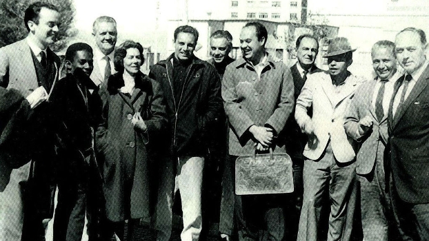 Joel Rufino e o político José Serra (à esq. da foto) durante o período de exílio na Bolívia Joel Rufino e o político José Serra (à esq. da foto) durante o período de exílio na Bolívia