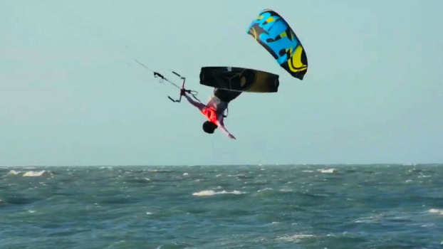 Evandro executando manobra Evandro executando manobra