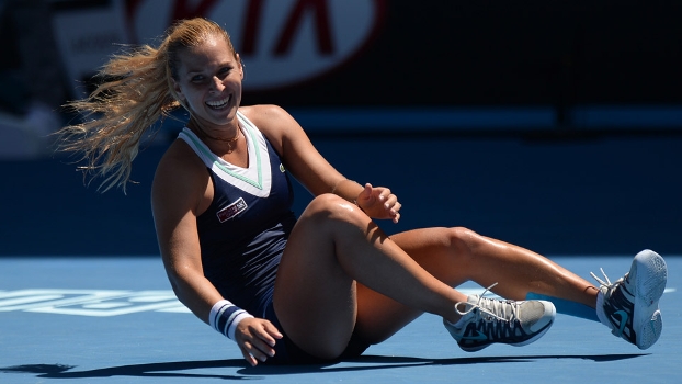 Cibulkova comemora vitória sobre Halpe nas quartas de final do Australian Open