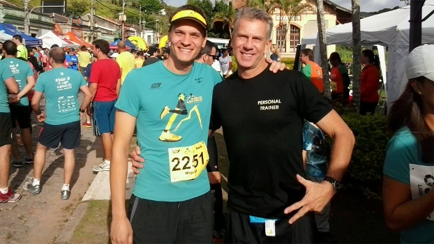 Gunther Schweitzer, do lado direito, é na verdade personal trainer Gunther Schweitzer, do lado direito, é na verdade personal trainer