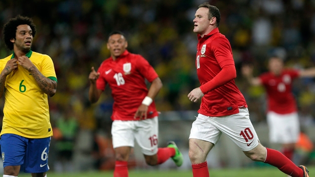 Rooney comemora gol no Maracanã contra o Brasil: na mira dos Gunners para 2013/2014