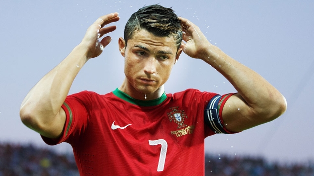 Com Cristiano Ronaldo, Portugal convoca força máxima para repescagem Com Cristiano Ronaldo, Portugal convoca força máxima para repescagem