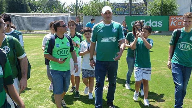 Por R$ 1,7 mil, Palmeiras oferece 'semana de atleta' a crianças com presença de Marcos