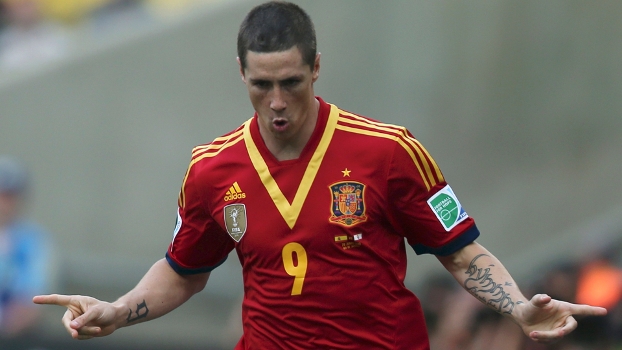 Fernando Torres comemora o primeiro gol do jogo