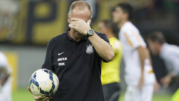 Receitas do Corinthians despencam, e clube cogita vender jogadores