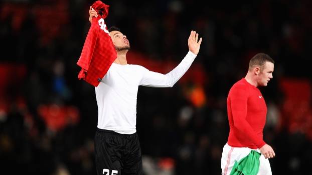 Luis Alberto Troca Camisa Rooney Manchester United Cluj Champions 05/12/2012 Luis Alberto Troca Camisa Rooney Manchester United Cluj Champions 05/12/2012