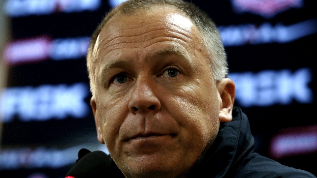 Mano Menezes acredita que Petros será punido: 'Cometeu um erro'