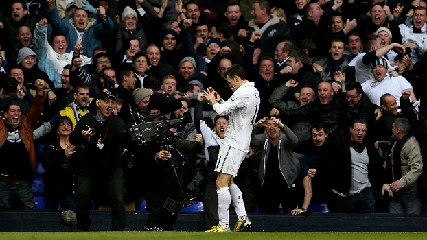Bale foi eleito o melhor jogador e melhor jogador jovem do Campeonato Inglês Bale foi eleito o melhor jogador e melhor jogador jovem do Campeonato Inglês