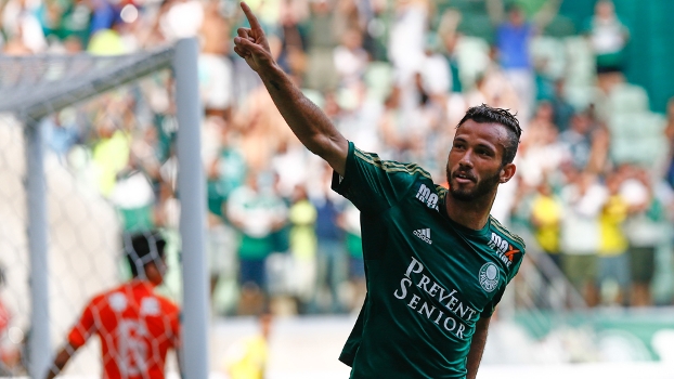 Em último teste, Palmeiras lembra primeira vitória e estreia reforços