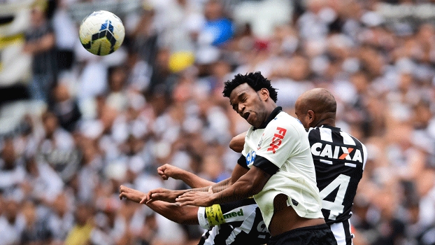 Gil vê Corinthians com elenco para brigar por dois títulos na temporada