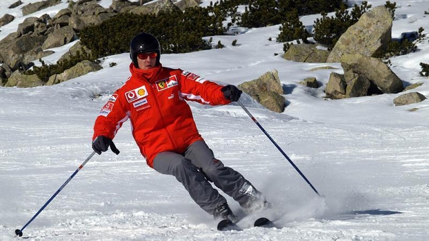 Heptacampeão mundial de Fórmula 1 Michael Schumacher esquia no norte da Itália, 13 de janeiro de 2005 Heptacampeão mundial de Fórmula 1 Michael Schumacher esquia no norte da Itália, 13 de janeiro de 2005